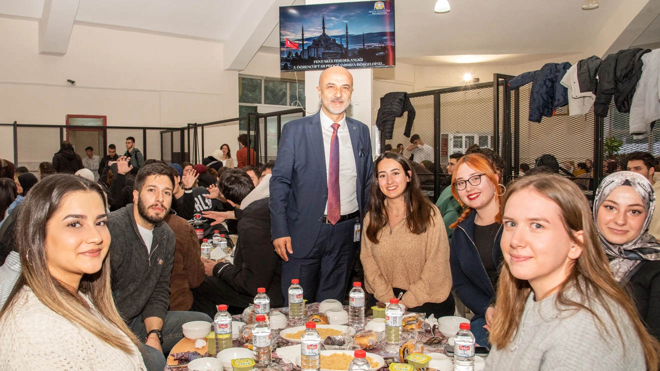 Fen Fakültesinde bin 200 öğrenciye iftar programı 